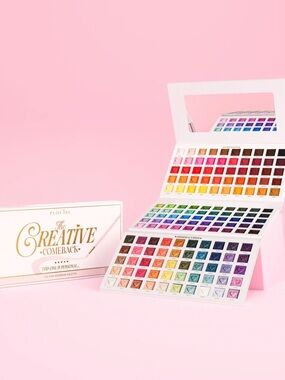 P. Louise. Creative Comeback Palette. 150 colorful shades. BEAUTIFUL PALETTE New